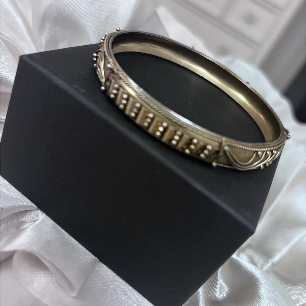 Vtg Elegant Gold Bangle Bracelet